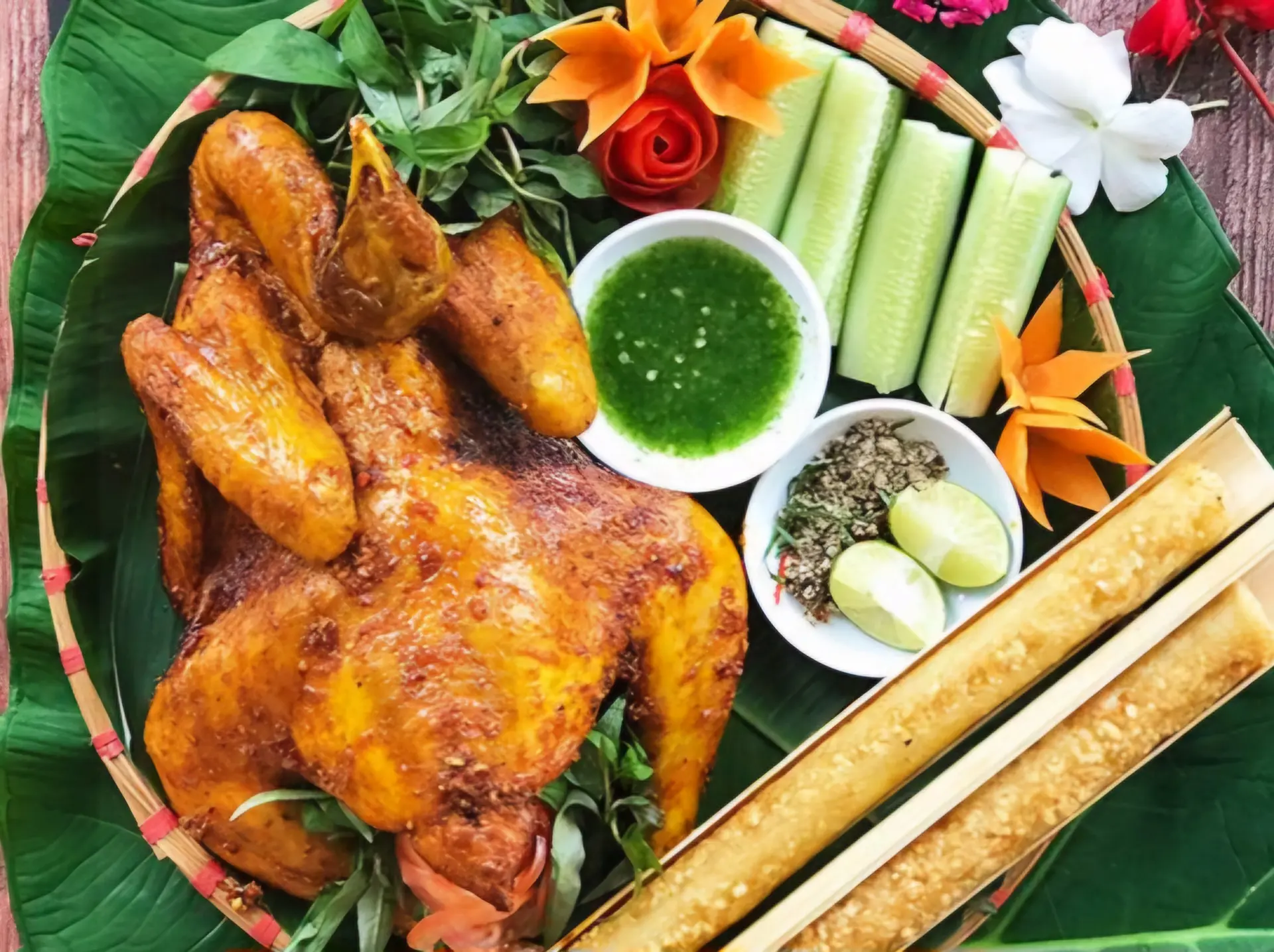 Hình ảnh GÀ NƯỚNG MUỐI ỚT MẬT ONG-  1con SIÊU TO+ QUÀ TÙY CHỌN 