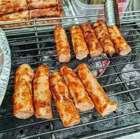 Hình ảnh Nem Nướng Bún Rau Sống Mắm Tỏi Ớt - 2 Cây