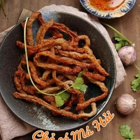 Hình ảnh cơm chiên chả cá sợi má hải ốp la 