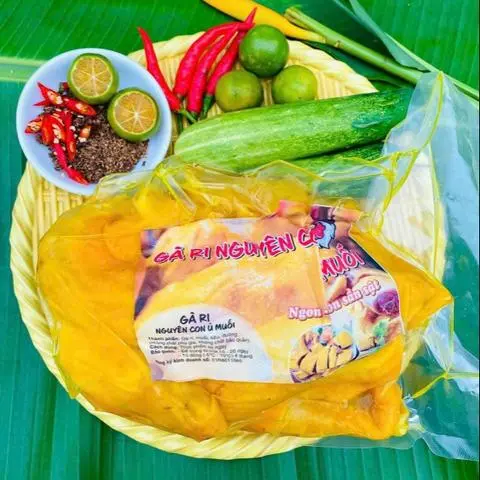Hình ảnh Gà Ri Ủ Muối Loại 1 - Nguyên Con 