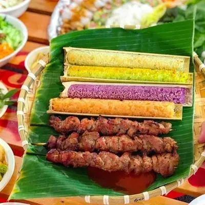 Hình ảnh cơm lam thịt xiên nướng 