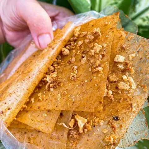 Hình ảnh bánh tráng muối tỏi