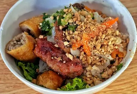 Hình ảnh bún nem nướng chả cây  ( tô giấy ) 