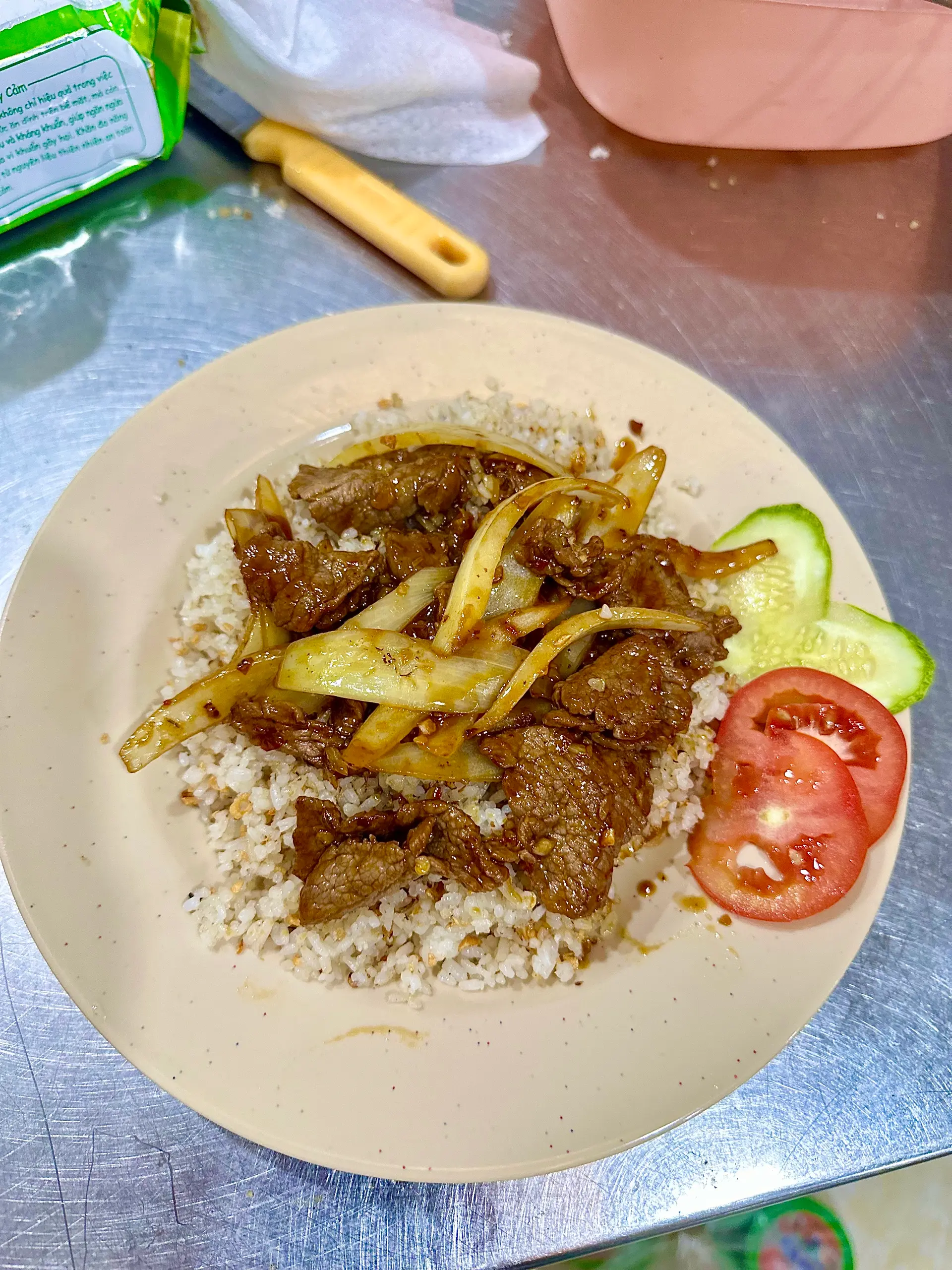 Hình ảnh Cơm bò xào sa tế