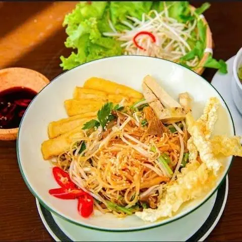 Hình ảnh Hủ tiếu trộn khô chay