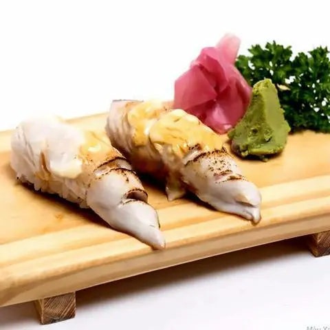 Hình ảnh Nigiri aburi hamachi