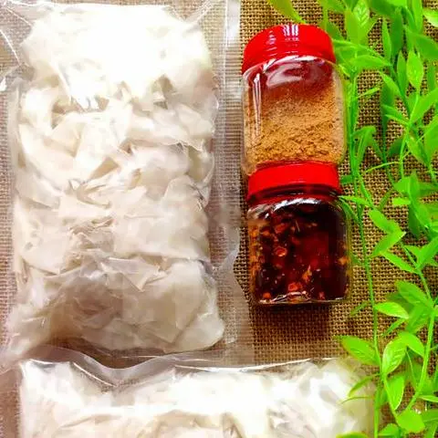 Hình ảnh Bánh tráng phơi sương - hủ muối nhuyễn - hủ sa tế