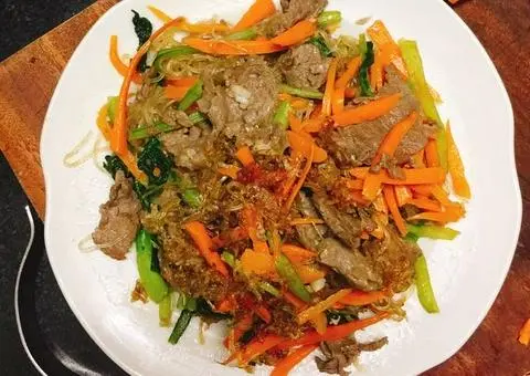 Hình ảnh Miến xào bò
