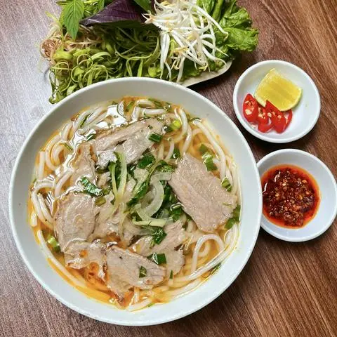Hình ảnh Combo 1 Bún Bò Nạm + 1 Nước Sâm 