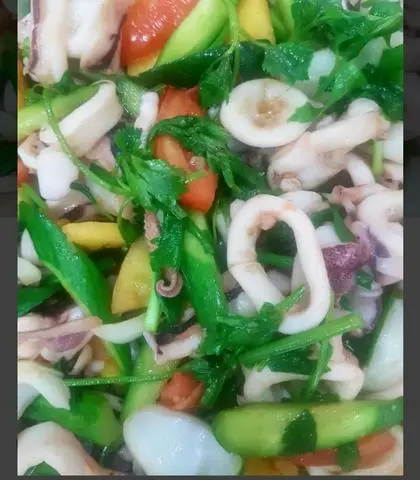 Hình ảnh Cơm Mực Sào Dưa Leo 
