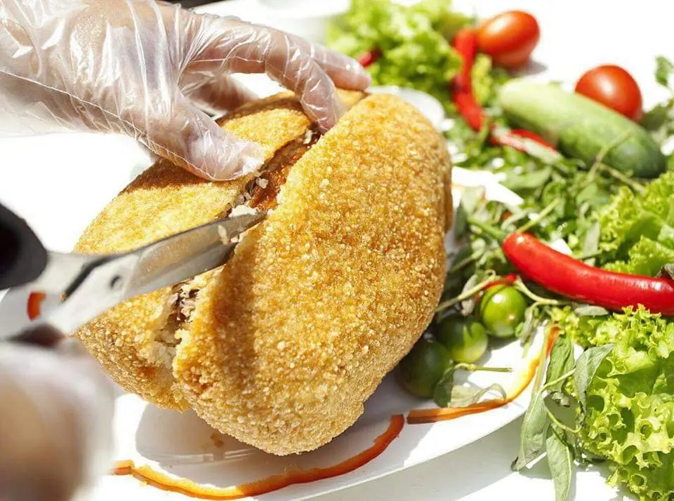 Hình ảnh Gà không lối thoát (Gà bó xôi) + Nộm