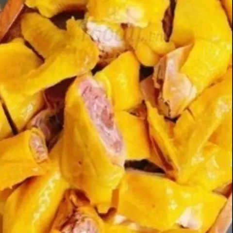 Hình ảnh Gà ủ muối nguyên con Chặt Sẵn + sốt chấm dưa leo đồ chua ăn kèm