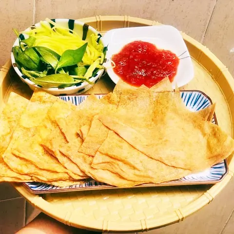Hình ảnh Chả cá mỏng lớn cuốn rau răm(3 miếng lớn và 3 miếng nhỏ giòn)