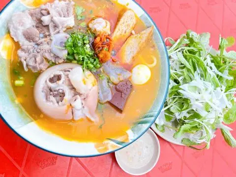 Hình ảnh Bánh canh đặc biệt - giò gân
