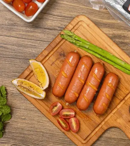 Hình ảnh 2 Cây-Xúc Xích Phô Mai Giấy Bạc 