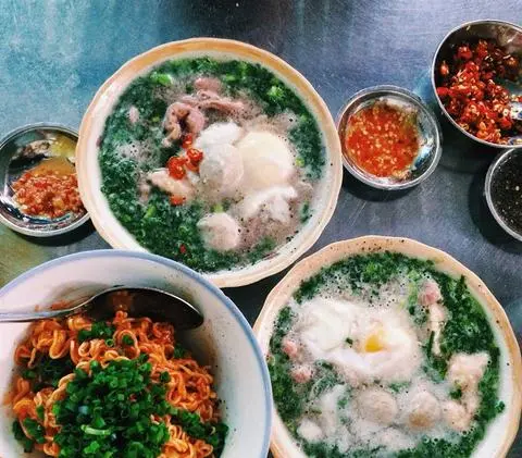Hình ảnh Mì trộn muối ớt bò trứng