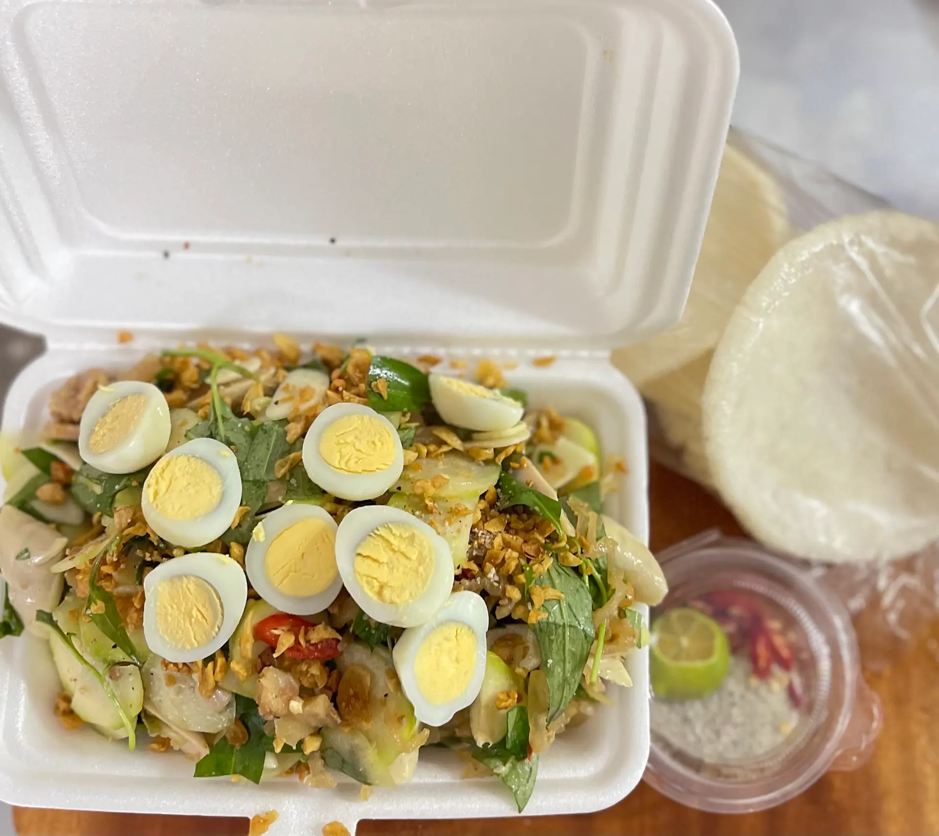 Hình ảnh Tré trộn chả heo - nem