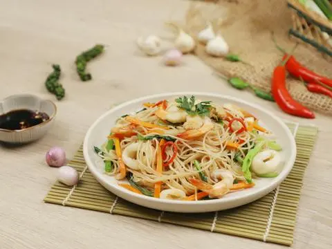Hình ảnh Bún gạo xào hải sản