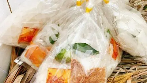 Hình ảnh bánh tráng muối tắc tuổi thơ 