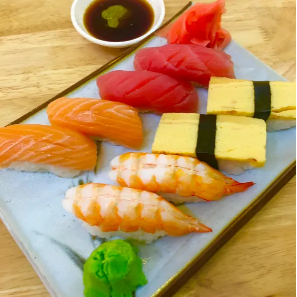 Hình ảnh Combo Sushi 4 