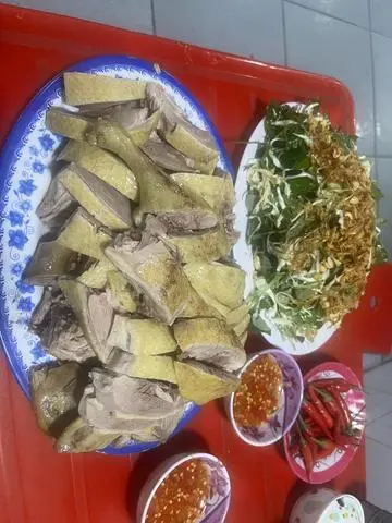 Hình ảnh Gỏi vịt nguyên con