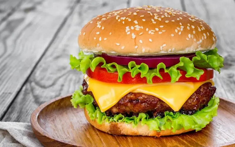 Hình ảnh Hamburger gà,Trứng, Phô Mai 