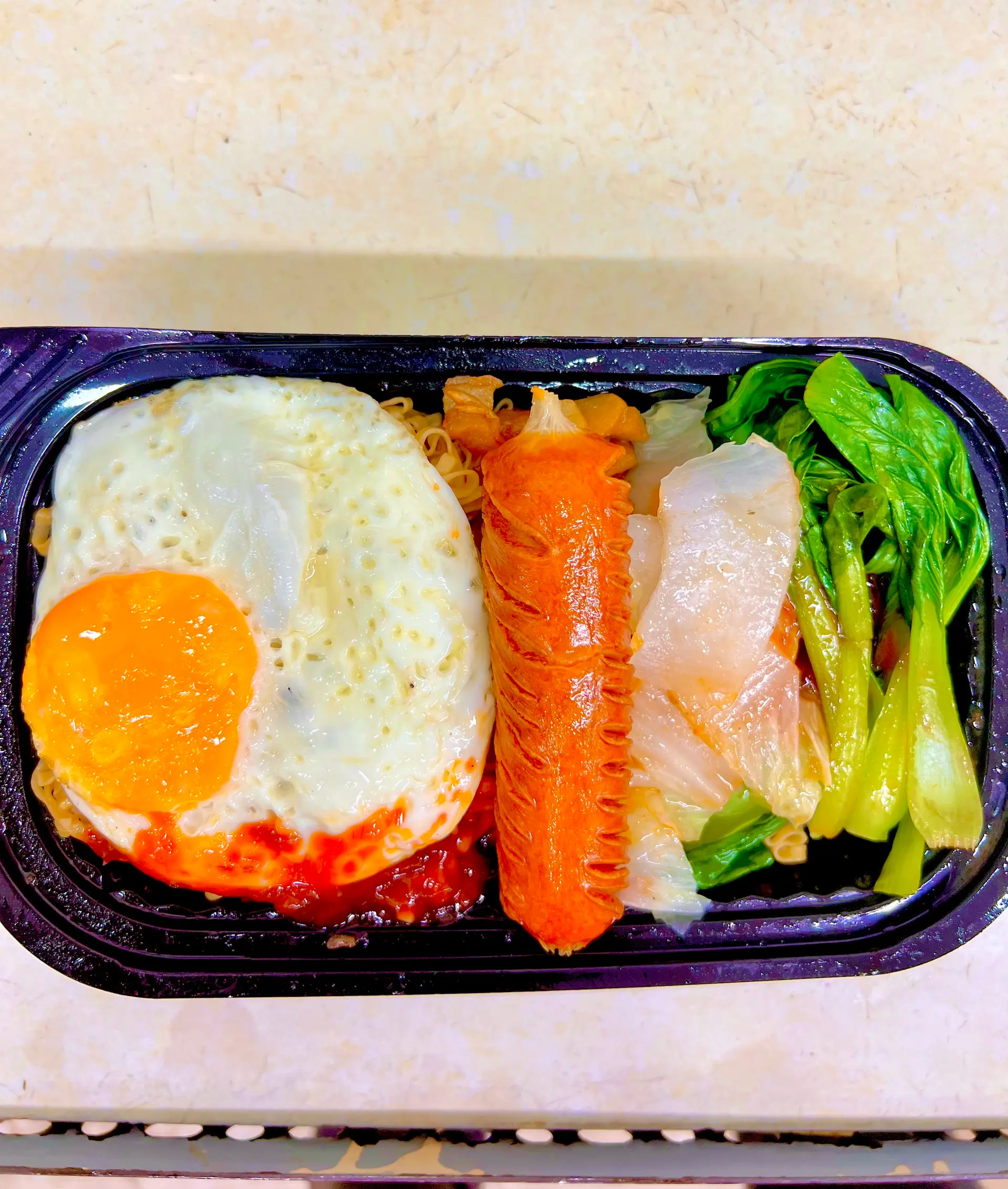 Hình ảnh Mì Trộn Trứng Xúc Xích