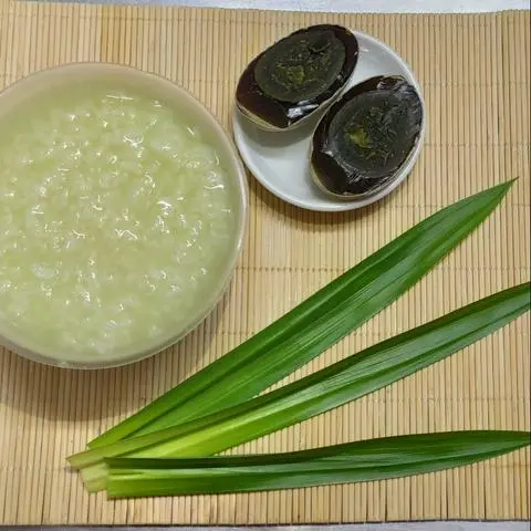 Hình ảnh Cháo Trắng Lá Dứa Trứng Bách Thảo