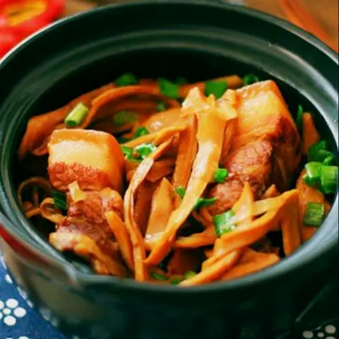 Hình ảnh CƠM THỊT KHO TIÊU 
