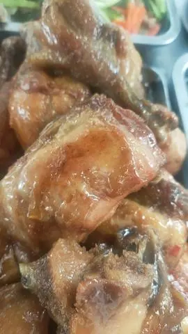Hình ảnh cơm gà chiên nước mắm 