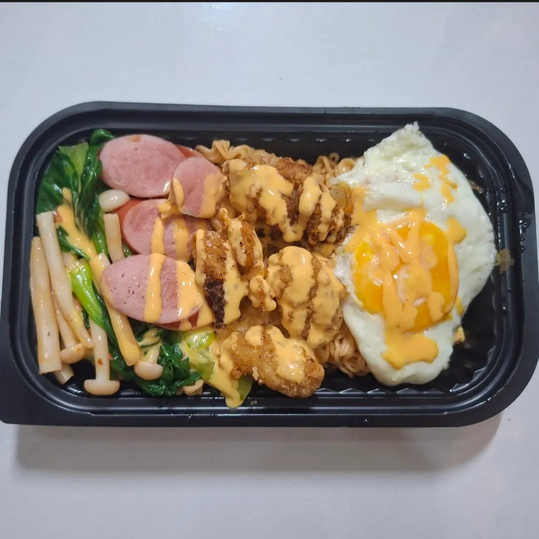 Hình ảnh Mì gà đặc biệt sốt phô mai cay