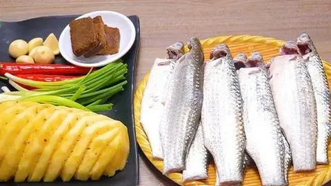 Hình ảnh cá đối kho khóm cơm + canh