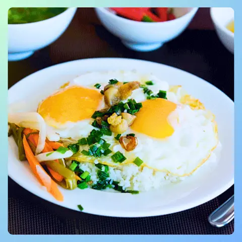 Hình ảnh CƠM CHIÊN TRỨNG( cơm chiên + 2 trứng ốp la )
