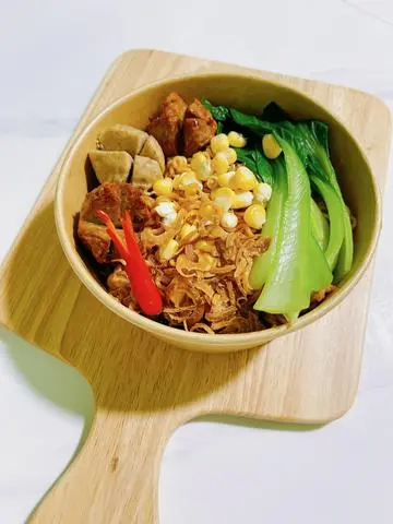 Hình ảnh Mì Trộn Bò Viên Gân Siêu To