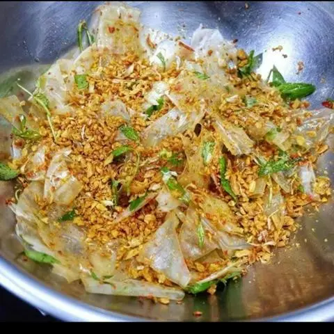 Hình ảnh Bánh tráng tỏi" không trứng"