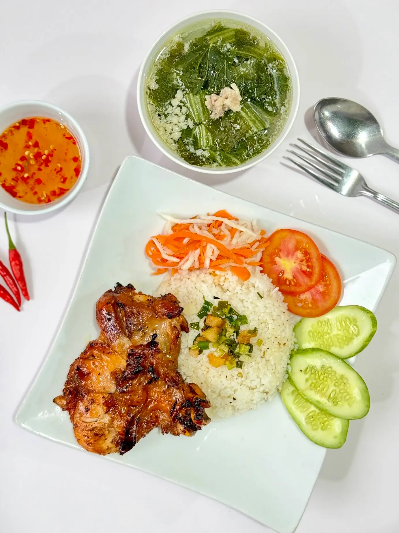 Hình ảnh Cơm Đùi Gà Nướng + 1 Món Kèm