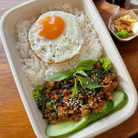 Hình ảnh Rice Thai minced meats basil spicy -Opla/ Cơm thịt băm lá quế sốt Thái Opl