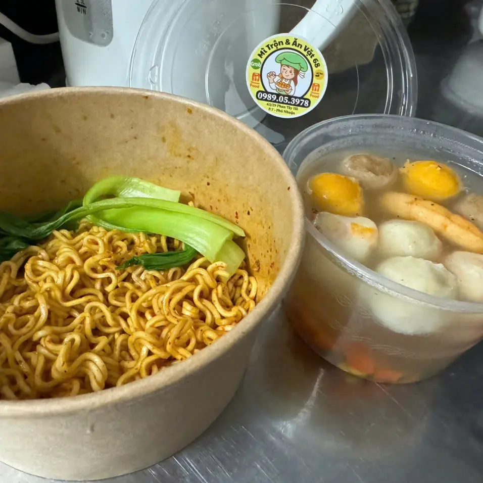 Hình ảnh Mì Trộn Súp Viên Hải Sản 