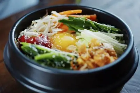 Hình ảnh Cơm Trộn Hàn Quốc - Gà 