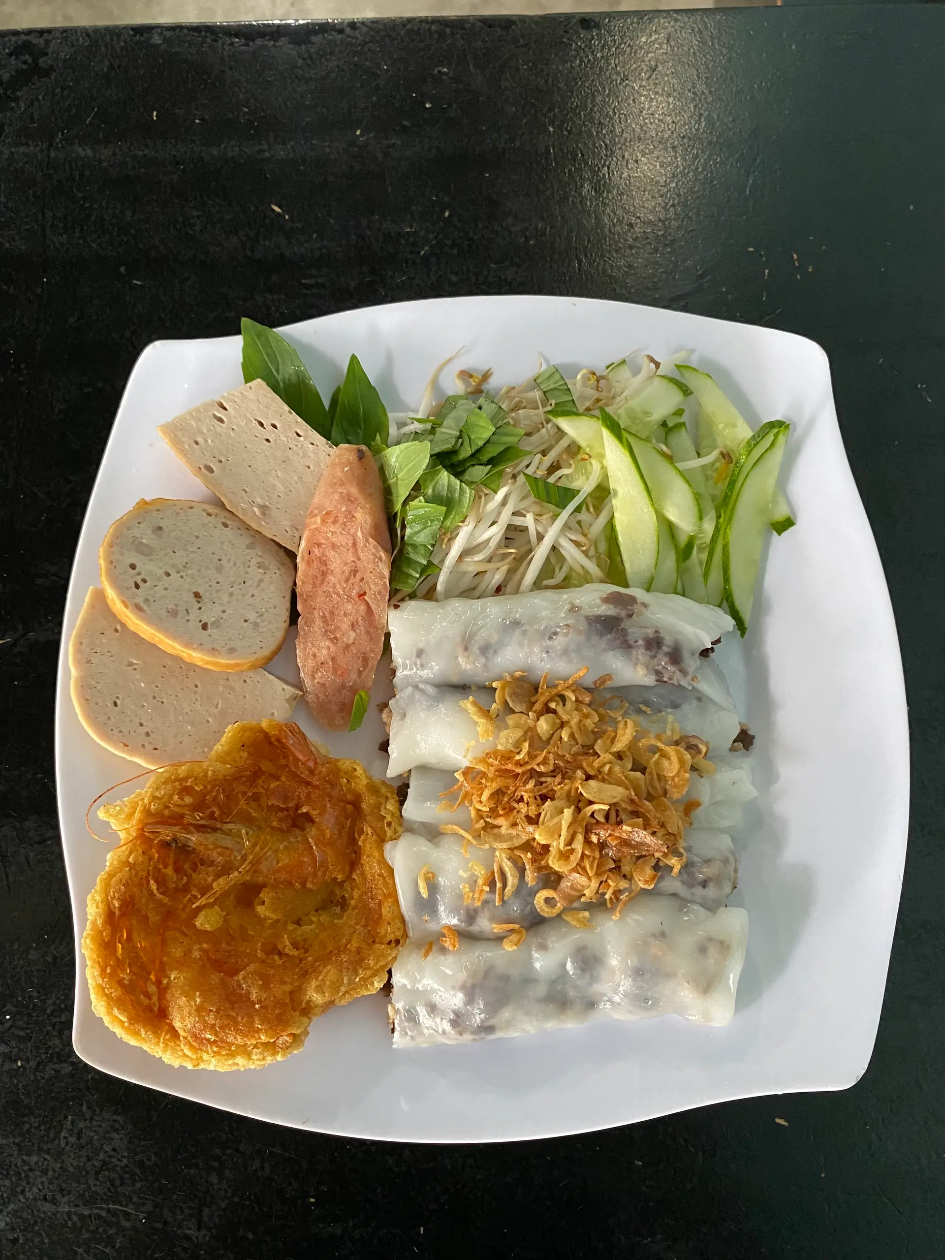 Hình ảnh Bánh cuốn nóng truyền thống 