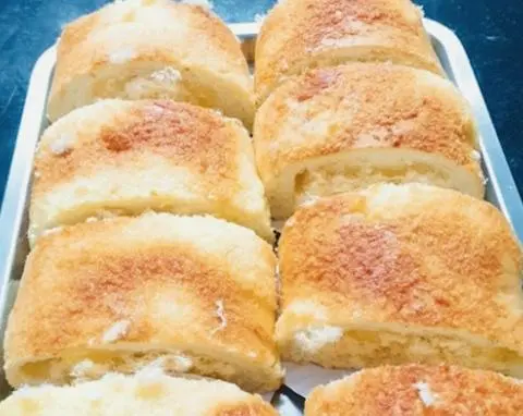 Hình ảnh Bánh mì dừa chà bông