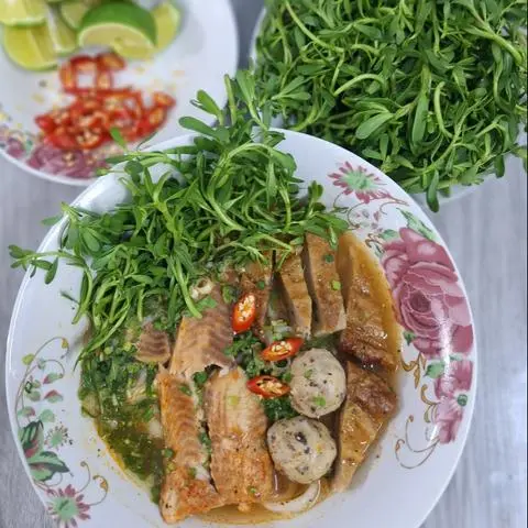 Hình ảnh Bánh canh cá lóc đặc biệt