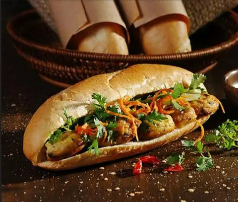 Hình ảnh Bánh mì tôm kèm 1 ly coca