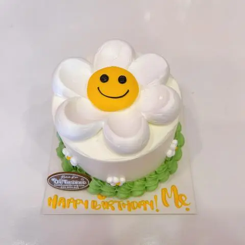 Hình ảnh bánh kem mini bông hoa mặt cười
