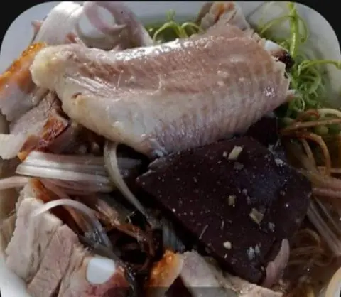 Hình ảnh Bún nước lèo cá - heo quay