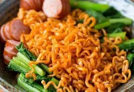 Hình ảnh Mì xào xúc xích