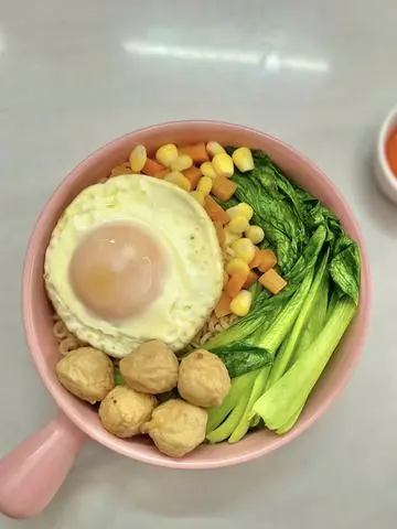 Hình ảnh Mì cá viên + trứng