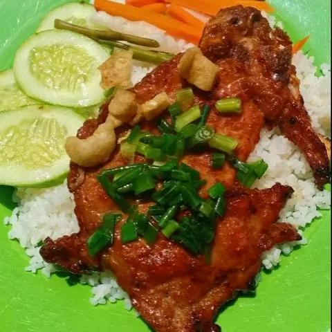 Hình ảnh Cơm Sườn Trứng Kho