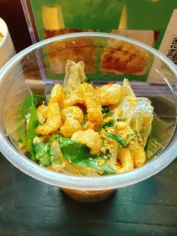 Hình ảnh Bánh tráng trộn sate tỏi
