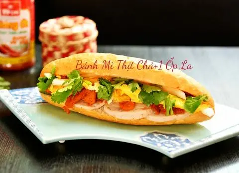 Hình ảnh Bánh Mì Thịt Chả+Trứng Ốp La